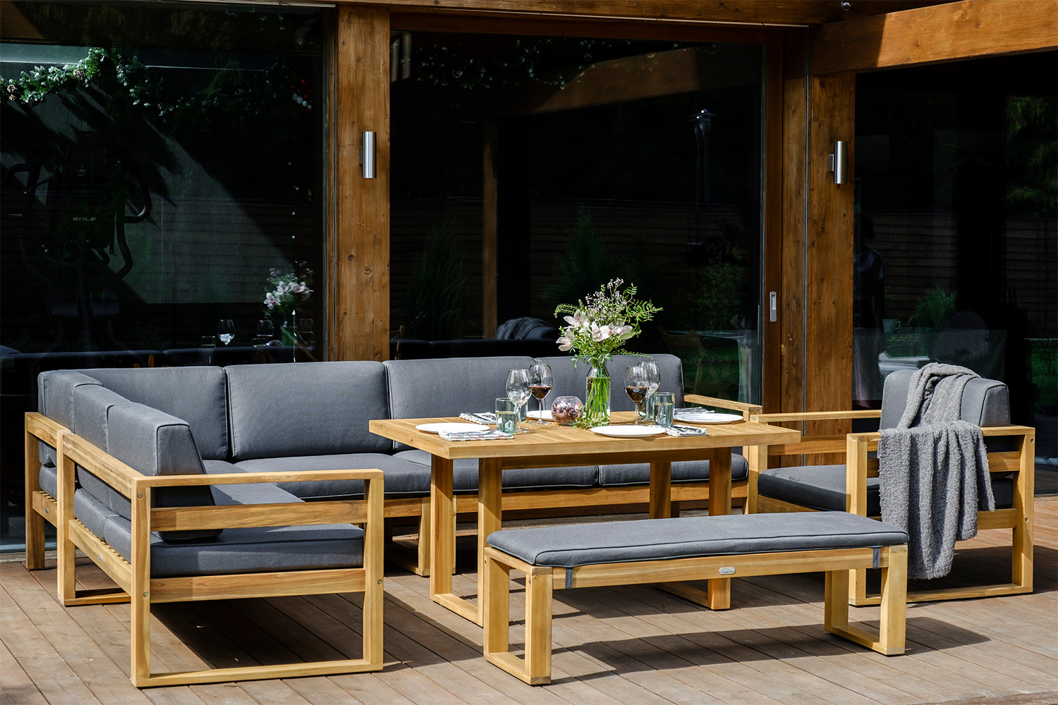 Мебель садовая для лаунж зоны из акации Booka